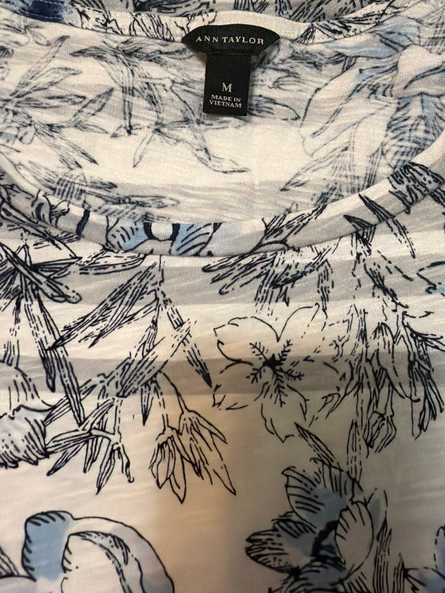 Ann Taylor T shirt